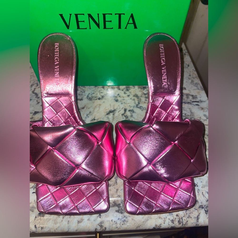 SOLD Brand New- Never Worn Bottega’s
